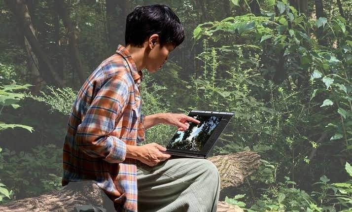 After years of saying no, Apple finally brings touchscreen to MacBook Pro