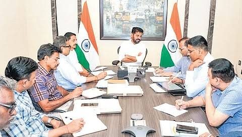 Talks with Fadnavis on Tummidihatti soon: CM Revanth Reddy