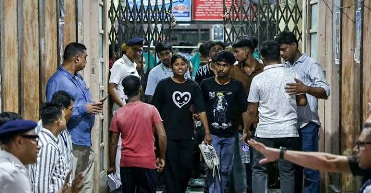 Darkness, narrow gates, whistles: What investigators are probing in Kolkata pandal stampede