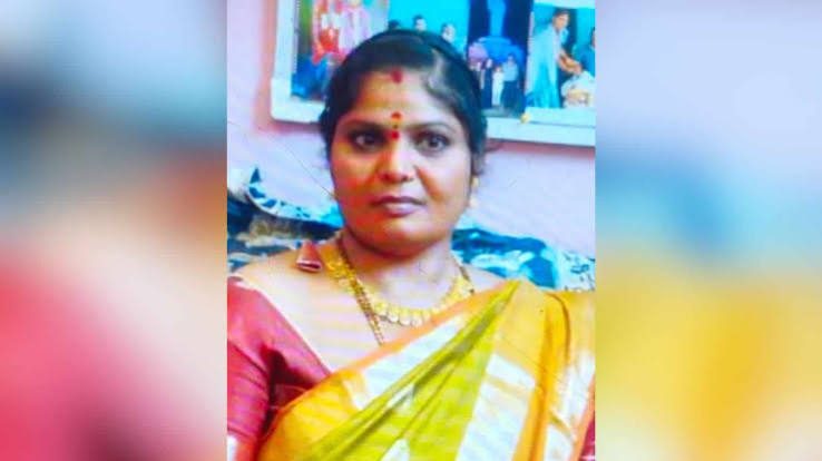 Homemaker killed as tipper truck rams two-wheeler